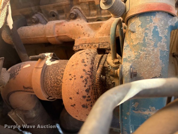 image for item EV2664 1999 International 4900 fuel truck