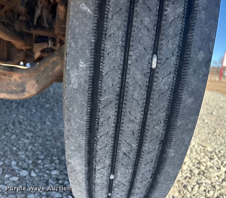 image for item EV2664 1999 International 4900 fuel truck