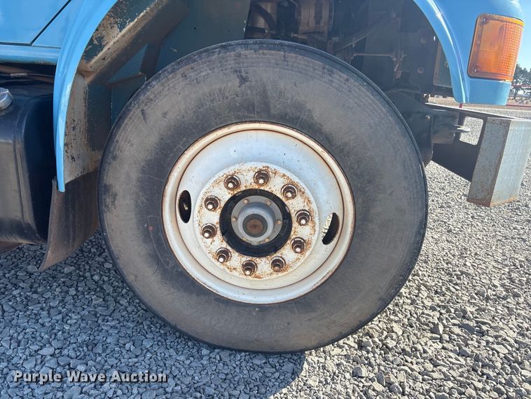 image for item EV2664 1999 International 4900 fuel truck