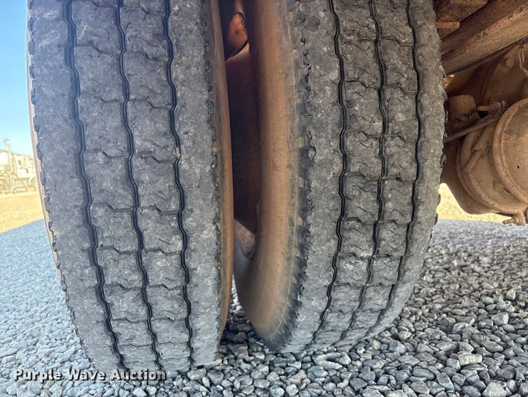 image for item EV2664 1999 International 4900 fuel truck