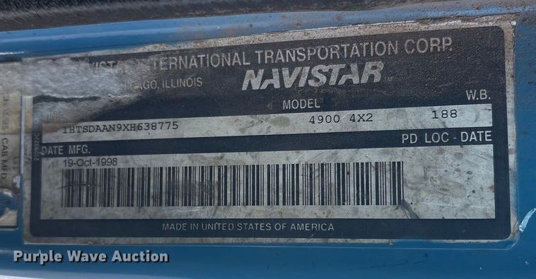 image for item EV2664 1999 International 4900 fuel truck