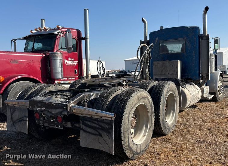 image for item EV2671 2000 Peterbilt 379 semi truck