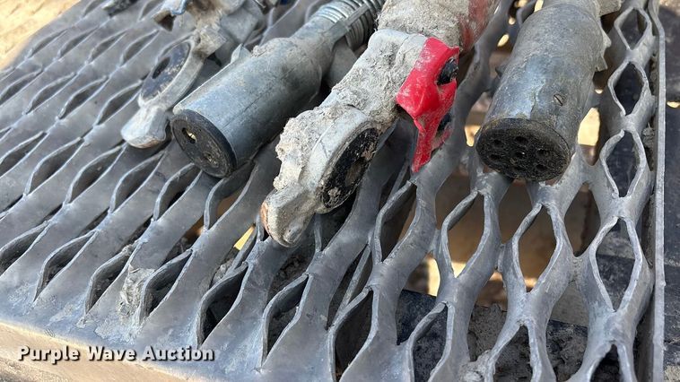 image for item EV2671 2000 Peterbilt 379 semi truck