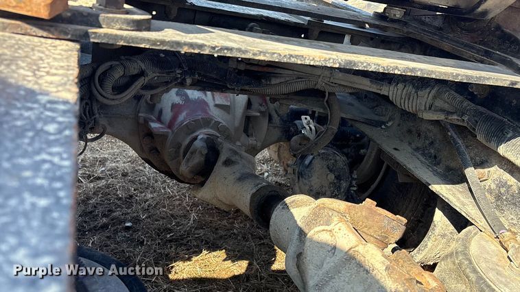 image for item EV2671 2000 Peterbilt 379 semi truck