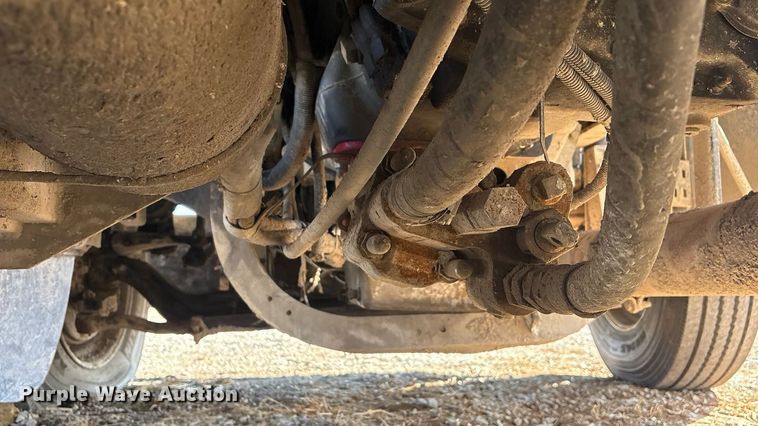 image for item EV2671 2000 Peterbilt 379 semi truck