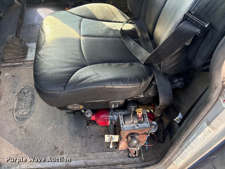 image for item EV2671 2000 Peterbilt 379 semi truck