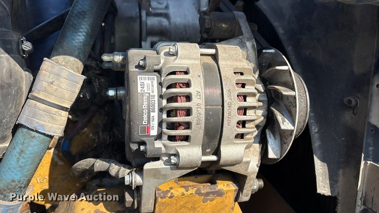 image for item EV2671 2000 Peterbilt 379 semi truck