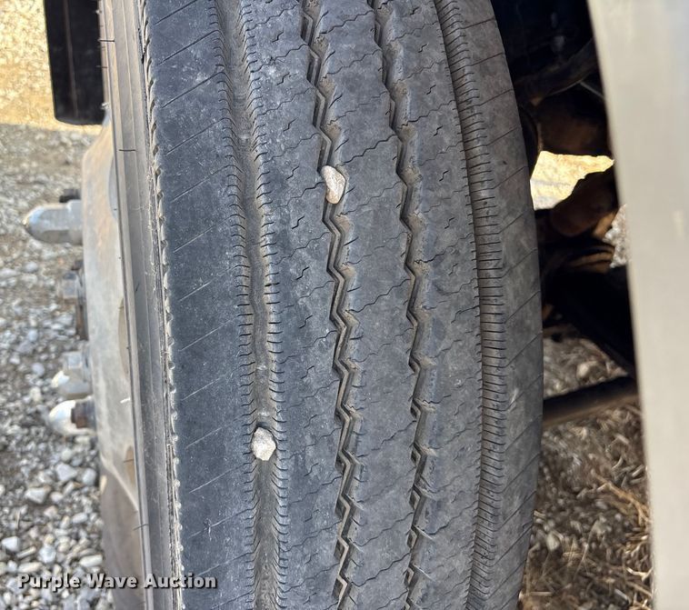 image for item EV2671 2000 Peterbilt 379 semi truck