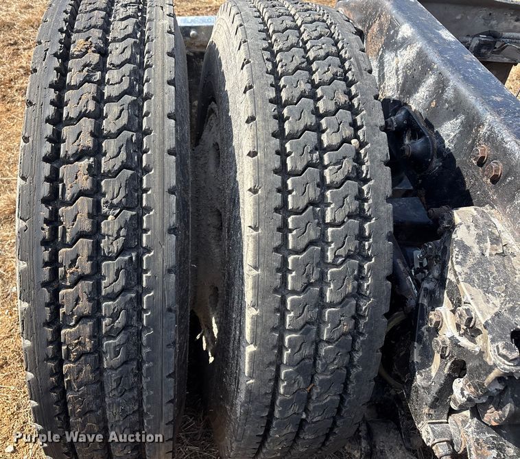 image for item EV2671 2000 Peterbilt 379 semi truck