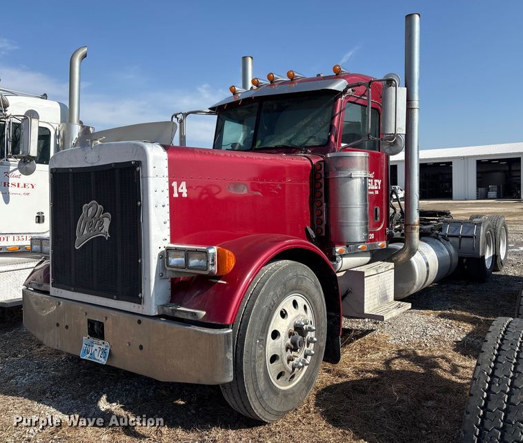 image for item EV2672 2005 Peterbilt 379 semi truck