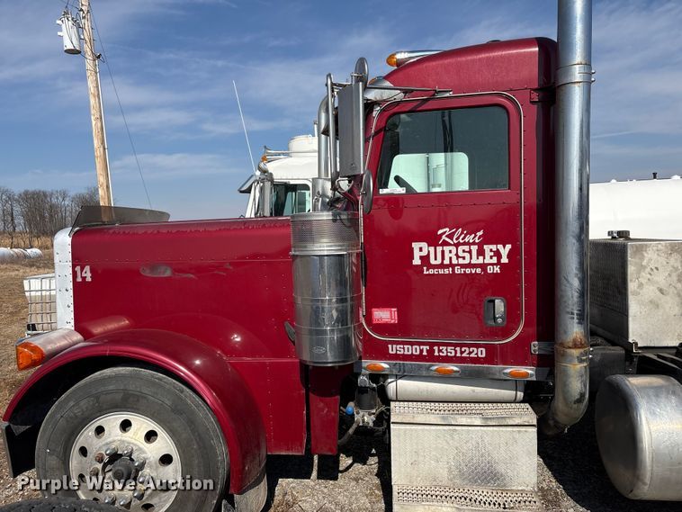 image for item EV2672 2005 Peterbilt 379 semi truck