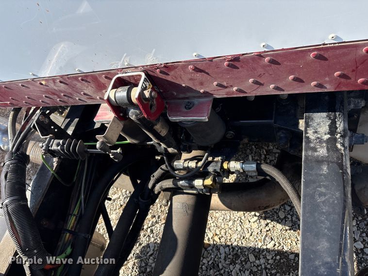 image for item EV2672 2005 Peterbilt 379 semi truck