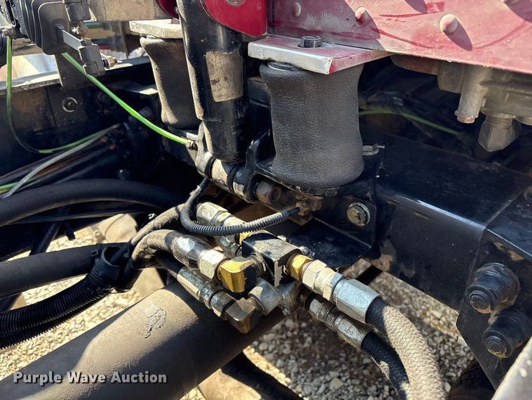 image for item EV2672 2005 Peterbilt 379 semi truck