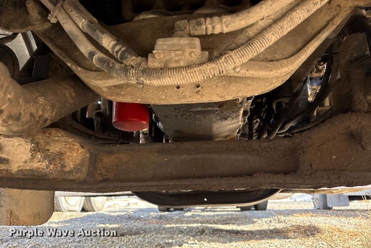 image for item EV2672 2005 Peterbilt 379 semi truck