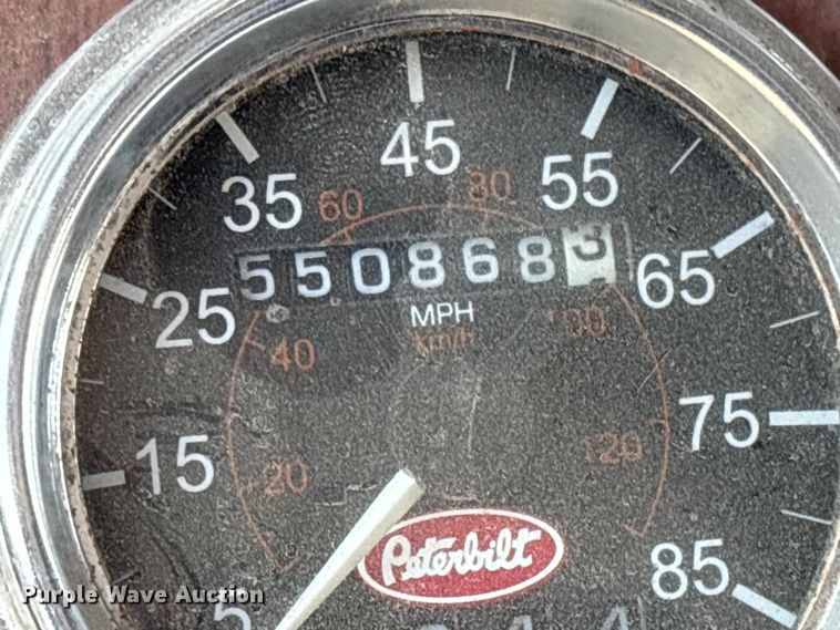 image for item EV2672 2005 Peterbilt 379 semi truck