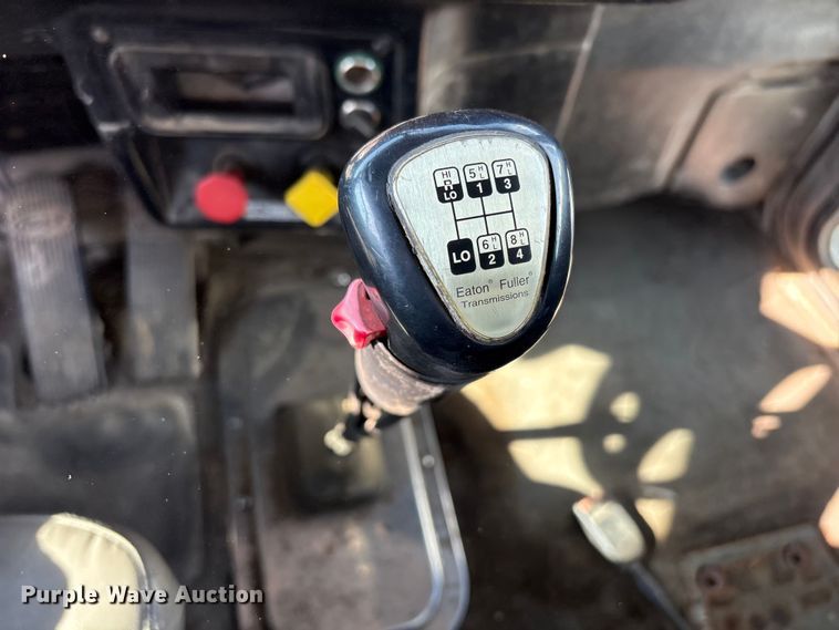 image for item EV2672 2005 Peterbilt 379 semi truck