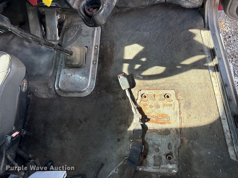 image for item EV2672 2005 Peterbilt 379 semi truck