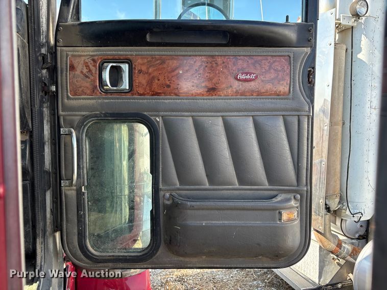 image for item EV2672 2005 Peterbilt 379 semi truck