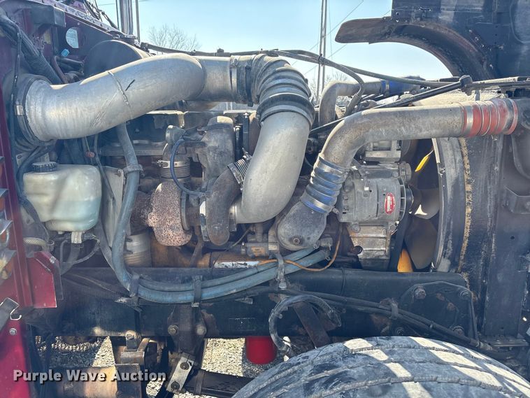 image for item EV2672 2005 Peterbilt 379 semi truck