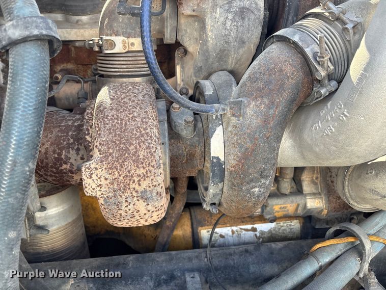 image for item EV2672 2005 Peterbilt 379 semi truck