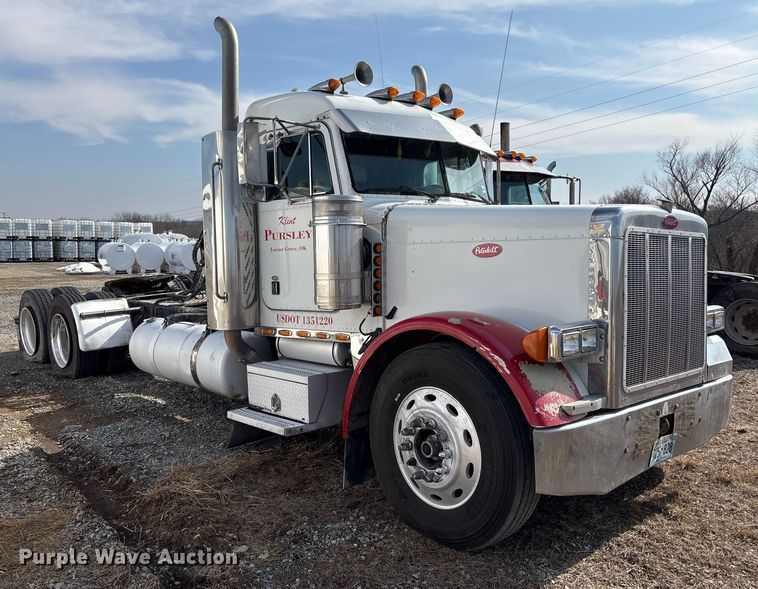 image for item EV2673 2000 Peterbilt 379 semi truck