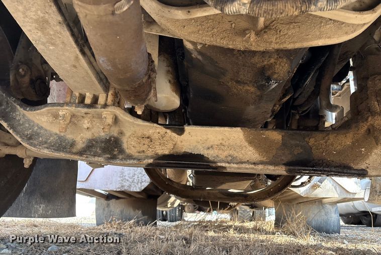 image for item EV2673 2000 Peterbilt 379 semi truck