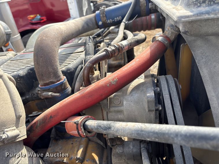 image for item EV2673 2000 Peterbilt 379 semi truck