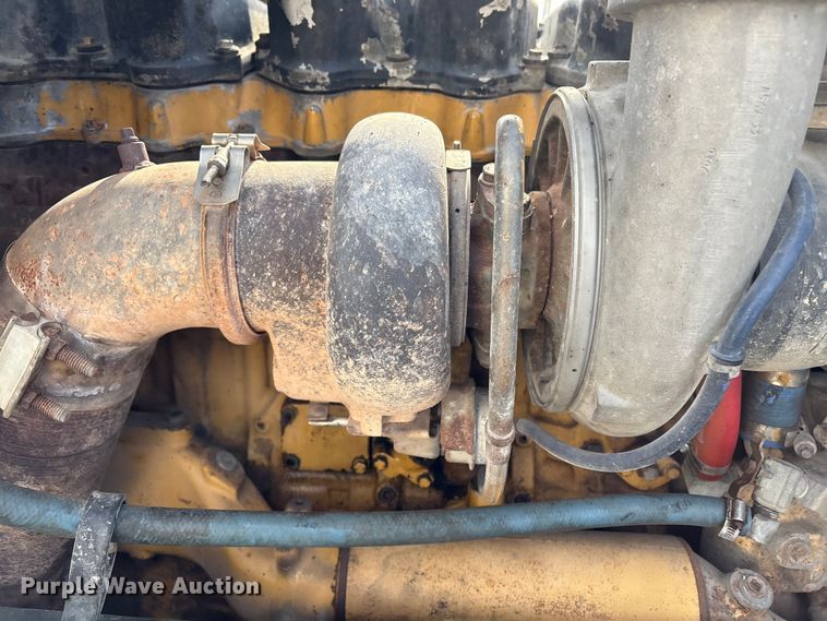 image for item EV2673 2000 Peterbilt 379 semi truck