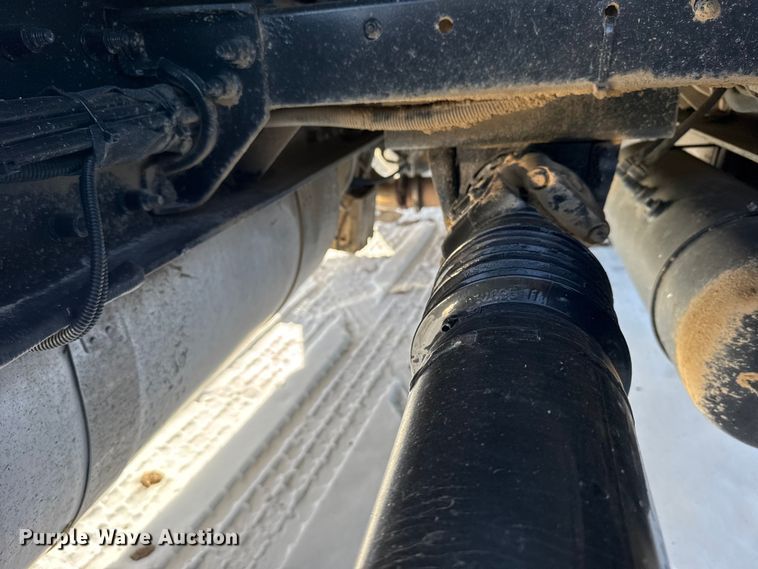 image for item FB0626 2017 Peterbilt 389 semi truck