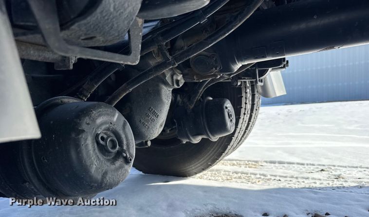 image for item FB0626 2017 Peterbilt 389 semi truck