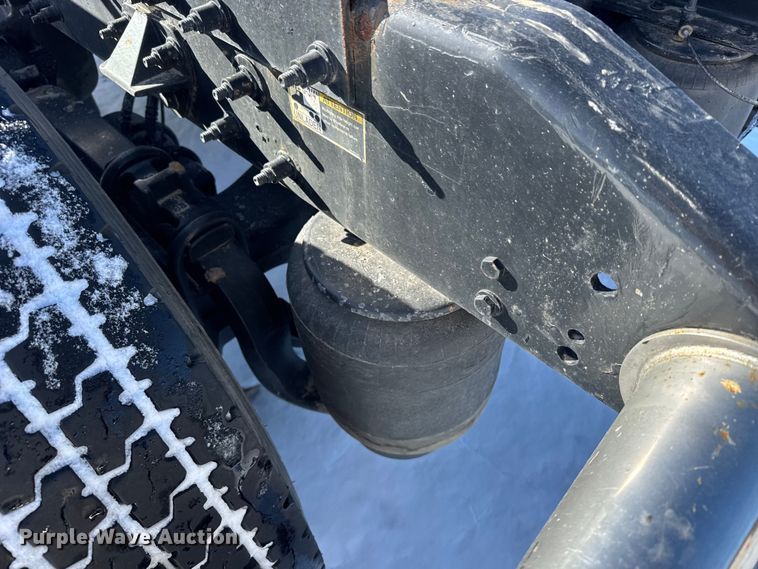 image for item FB0626 2017 Peterbilt 389 semi truck