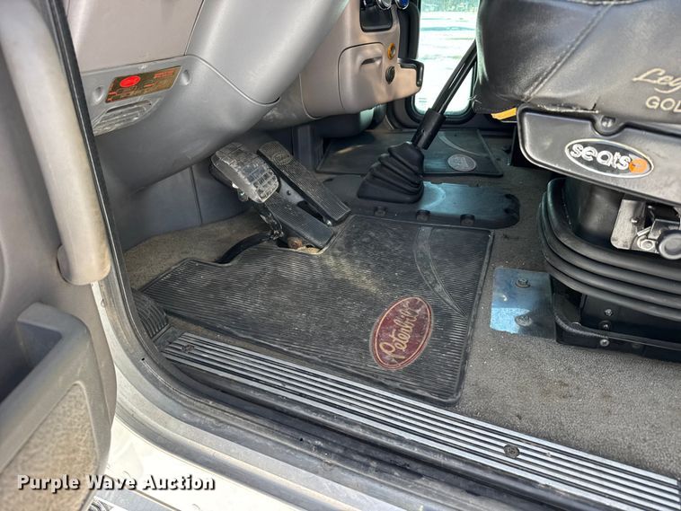 image for item FB0626 2017 Peterbilt 389 semi truck