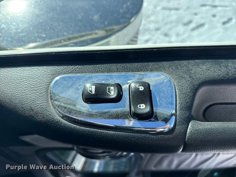 image for item FB0626 2017 Peterbilt 389 semi truck