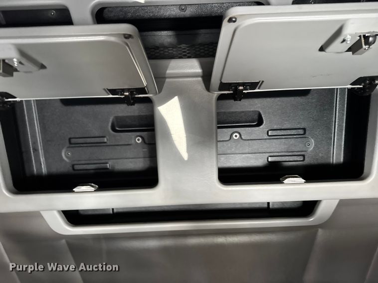 image for item FB0626 2017 Peterbilt 389 semi truck