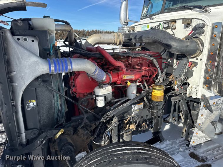 image for item FB0626 2017 Peterbilt 389 semi truck