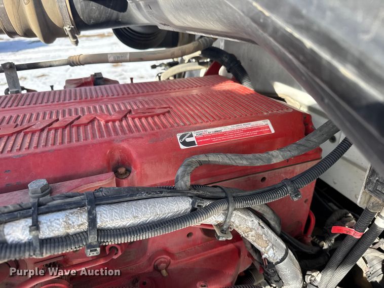 image for item FB0626 2017 Peterbilt 389 semi truck