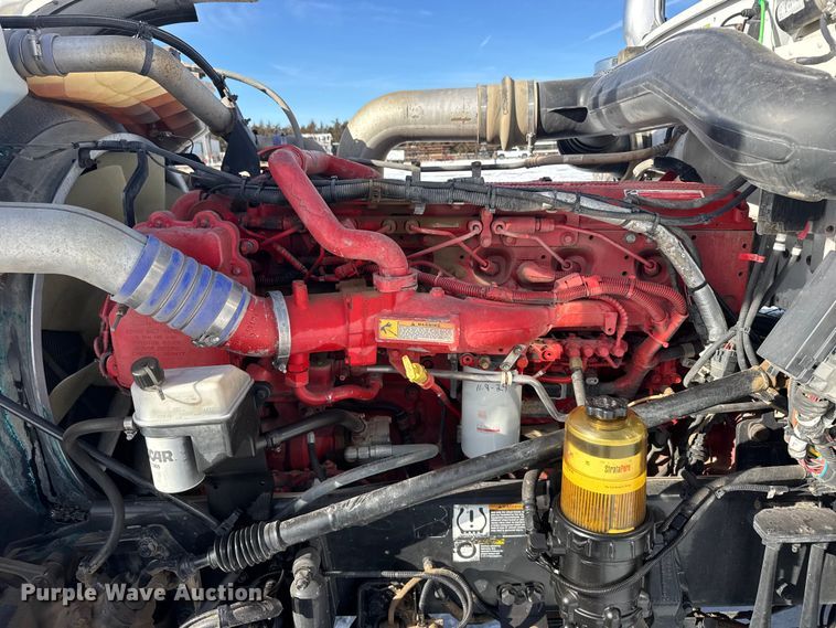 image for item FB0626 2017 Peterbilt 389 semi truck