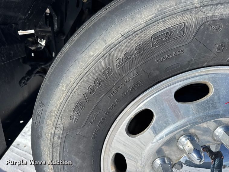 image for item FB0626 2017 Peterbilt 389 semi truck