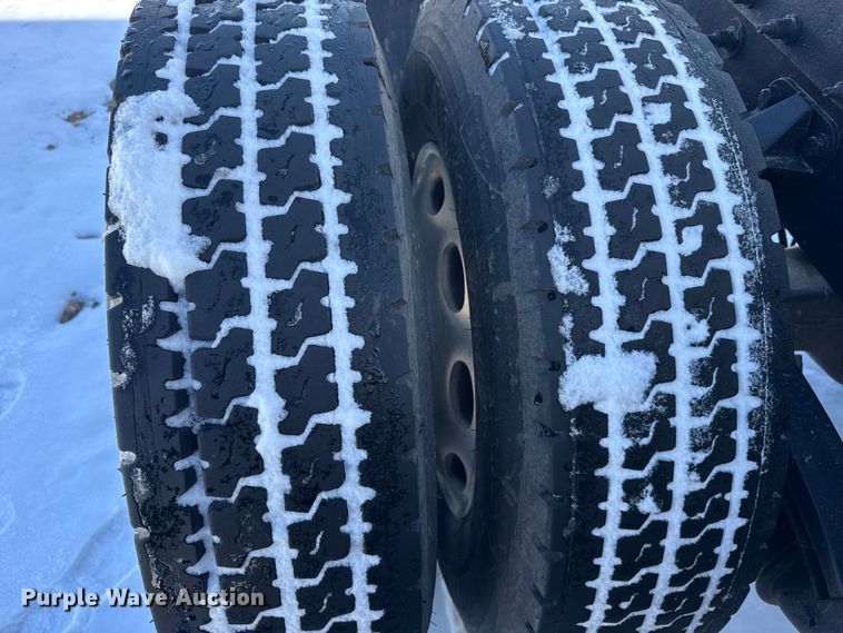 image for item FB0626 2017 Peterbilt 389 semi truck