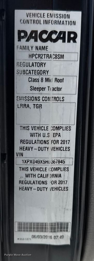 image for item FB0626 2017 Peterbilt 389 semi truck