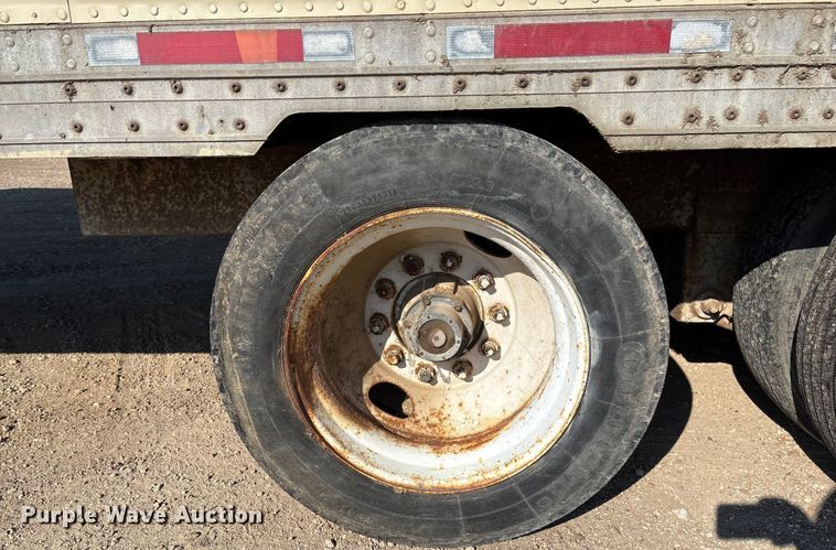 image for item FB3000 1993 Wabash SA-102-11 dry van trailer