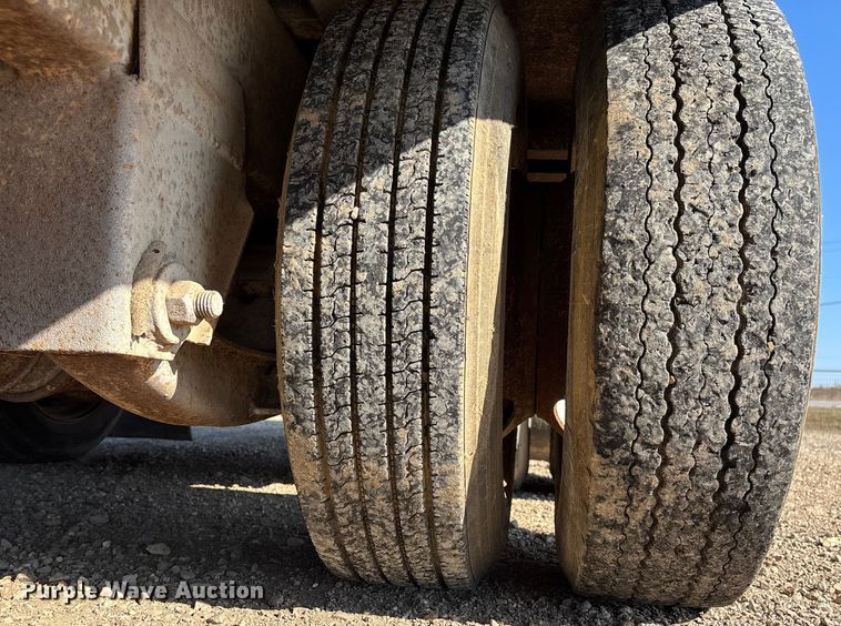 image for item FB3000 1993 Wabash SA-102-11 dry van trailer