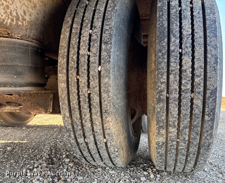 image for item FB3000 1993 Wabash SA-102-11 dry van trailer