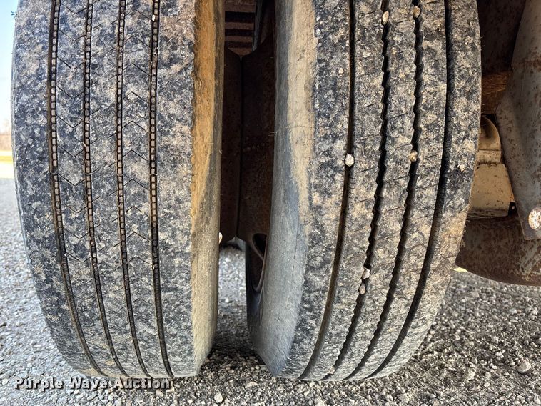 image for item FB3000 1993 Wabash SA-102-11 dry van trailer