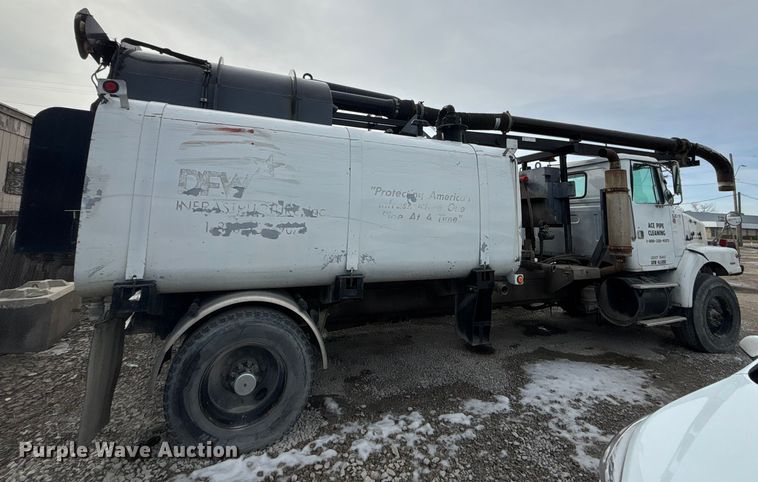 image for item FB3496 1997 Volvo WG vacuum truck