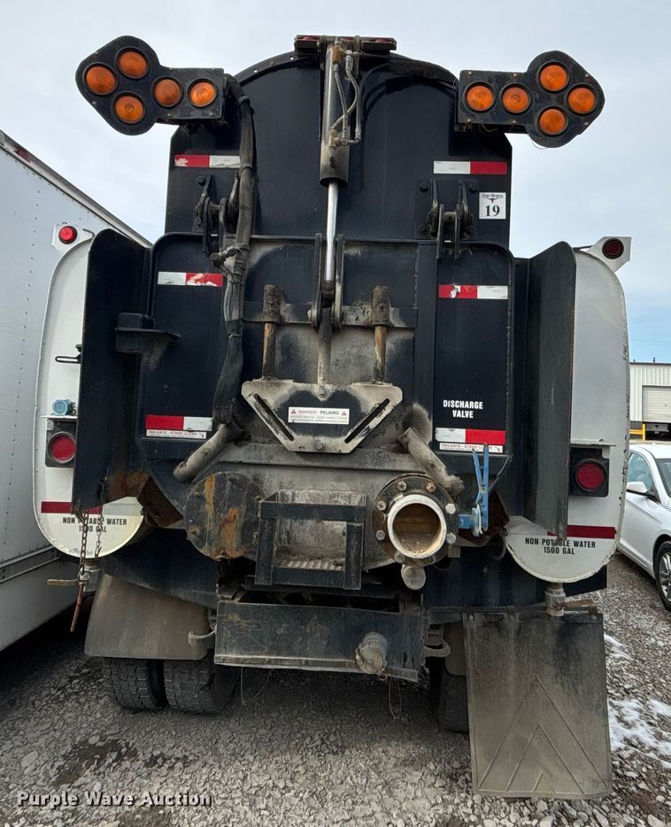 image for item FB3496 1997 Volvo WG vacuum truck