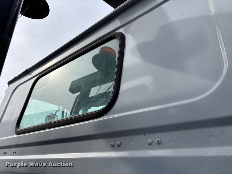 image for item FB3496 1997 Volvo WG vacuum truck