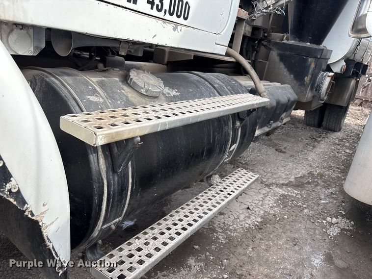 image for item FB3496 1997 Volvo WG vacuum truck