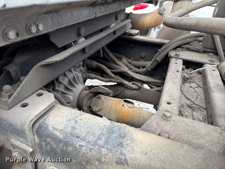 image for item FB3496 1997 Volvo WG vacuum truck