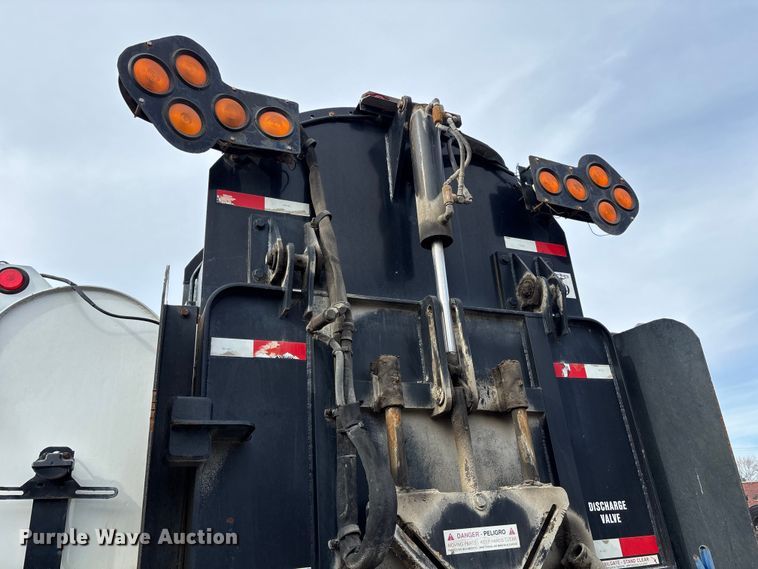 image for item FB3496 1997 Volvo WG vacuum truck